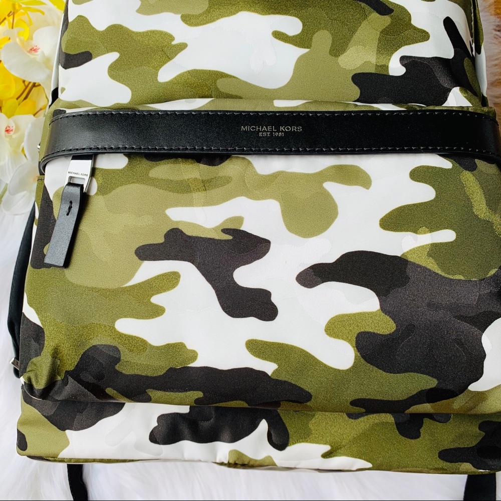 MICHAEL KORS KENT CAMO OLIVE GREEN BACKPACK NYLON - Picture 2 of 8
